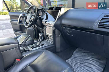 Внедорожник / Кроссовер Toyota Land Cruiser Prado 2019 в 