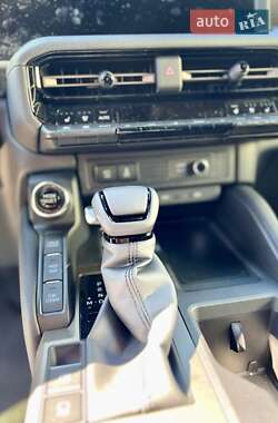 Внедорожник / Кроссовер Toyota Land Cruiser Prado 2024 в 