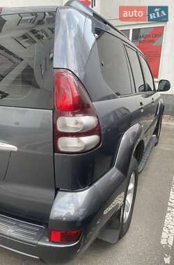 Внедорожник / Кроссовер Toyota Land Cruiser Prado 2005 в 