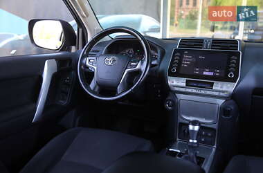 Позашляховик / Кросовер Toyota Land Cruiser Prado 2020 в 