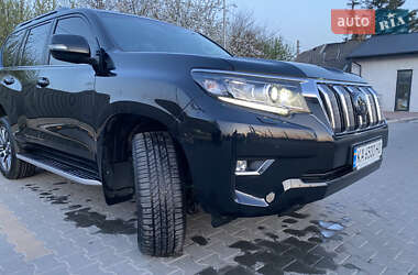 Внедорожник / Кроссовер Toyota Land Cruiser Prado 2022 в 