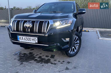 Внедорожник / Кроссовер Toyota Land Cruiser Prado 2022 в 