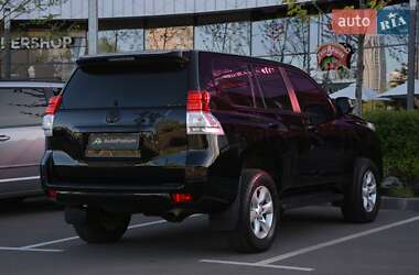 Позашляховик / Кросовер Toyota Land Cruiser Prado 2012 в 