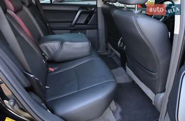 Позашляховик / Кросовер Toyota Land Cruiser Prado 2012 в 