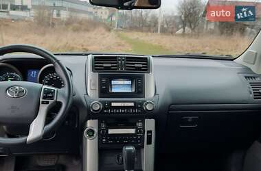 Внедорожник / Кроссовер Toyota Land Cruiser Prado 2012 в 