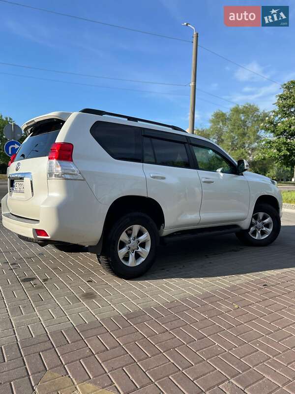 Внедорожник / Кроссовер Toyota Land Cruiser Prado 2010 в Днепре