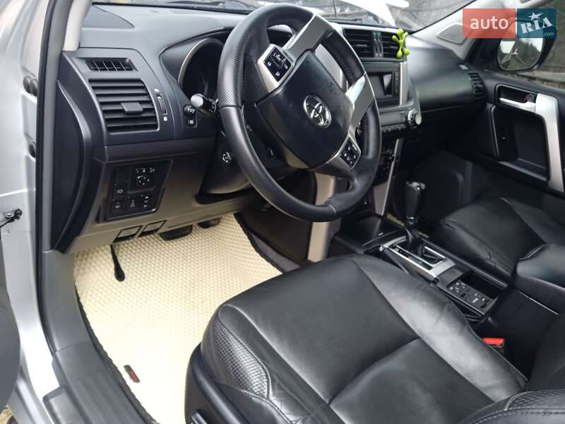 Внедорожник / Кроссовер Toyota Land Cruiser Prado 2012 в Ивано-Франковске