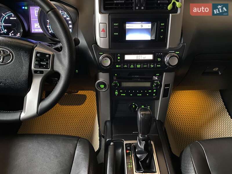 Внедорожник / Кроссовер Toyota Land Cruiser Prado 2012 в Ивано-Франковске
