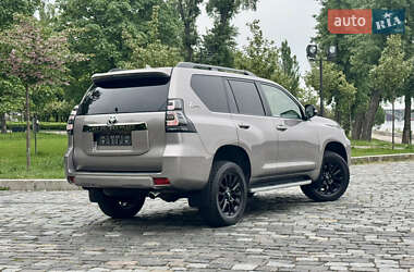 Внедорожник / Кроссовер Toyota Land Cruiser Prado 2022 в 