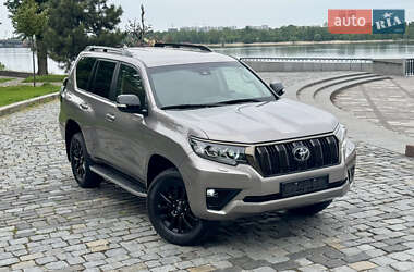Внедорожник / Кроссовер Toyota Land Cruiser Prado 2022 в 