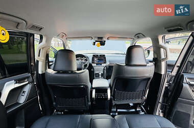 Внедорожник / Кроссовер Toyota Land Cruiser Prado 2022 в 
