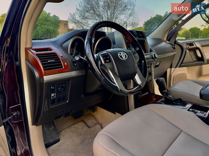 Позашляховик / Кросовер Toyota Land Cruiser Prado 2010 в Одесі