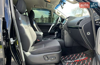 Внедорожник / Кроссовер Toyota Land Cruiser Prado 2022 в 