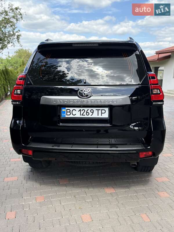 Внедорожник / Кроссовер Toyota Land Cruiser Prado 2018 в Новояворовске
