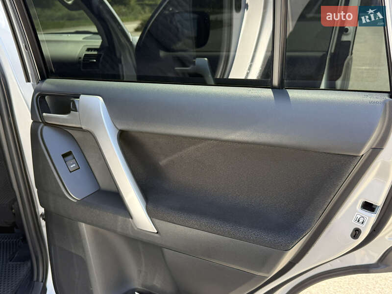 Позашляховик / Кросовер Toyota Land Cruiser Prado 2021 в Новомосковську фото 32 Позашляховик / Кросовер Toyota Land Cruiser Prado 2021 в Новомосковську