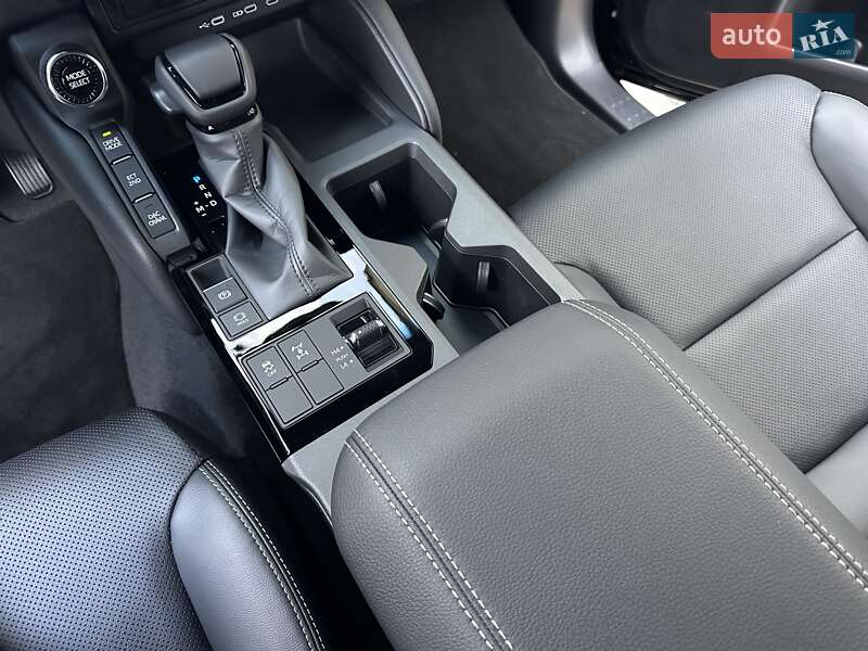 Позашляховик / Кросовер Toyota Land Cruiser Prado 2025 в Києві