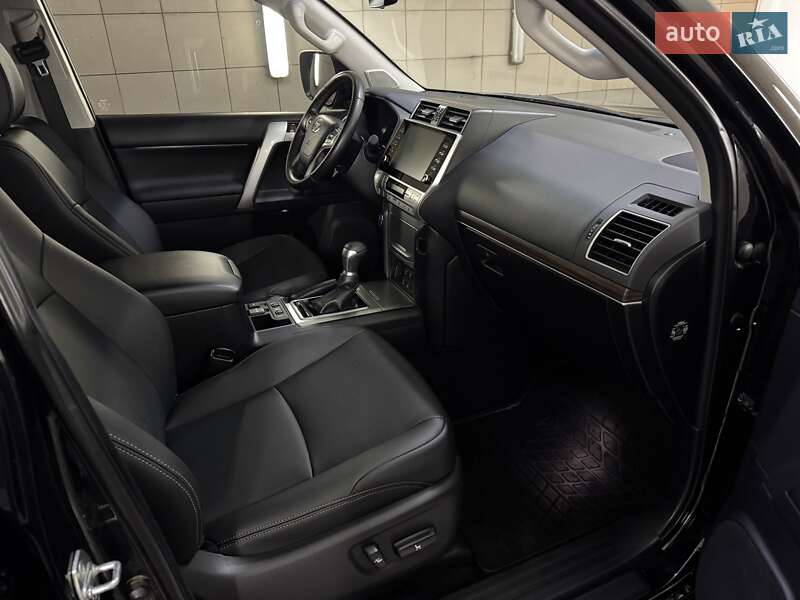 Позашляховик / Кросовер Toyota Land Cruiser Prado 2022 в Умані