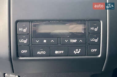 Позашляховик / Кросовер Toyota Land Cruiser Prado 2019 в 