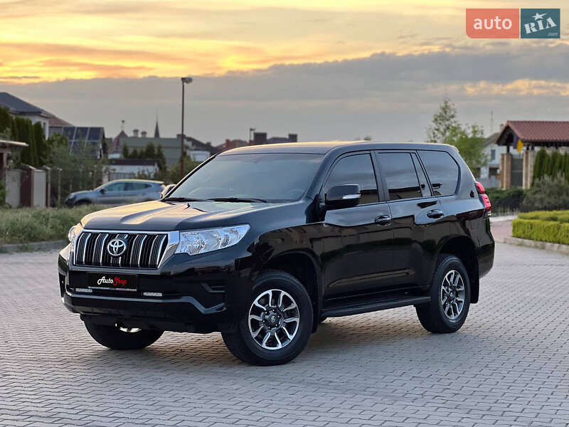 Внедорожник / Кроссовер Toyota Land Cruiser Prado 2022 в 