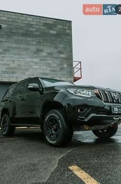 Внедорожник / Кроссовер Toyota Land Cruiser Prado 2020 в 