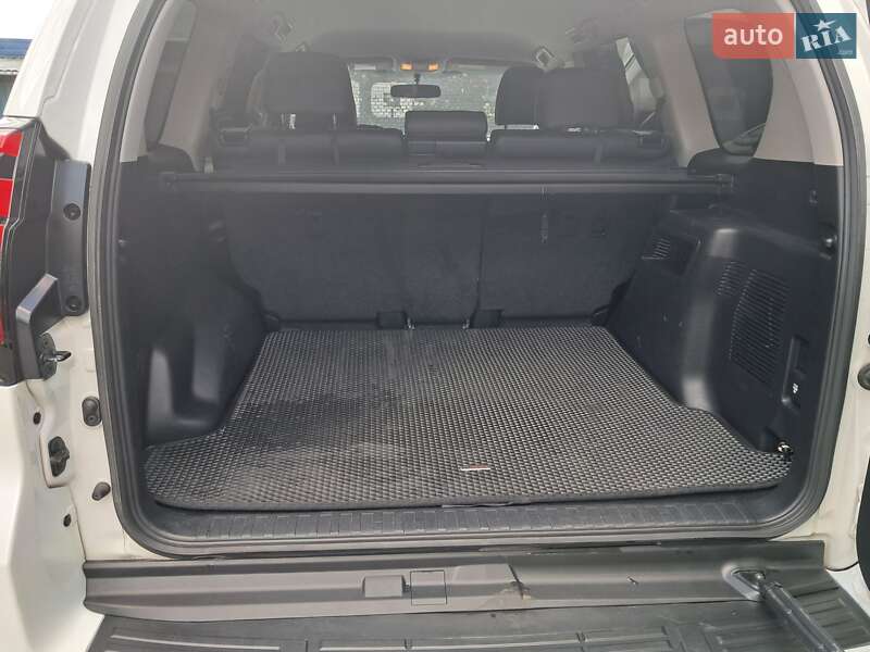 Внедорожник / Кроссовер Toyota Land Cruiser Prado 2019 в Киеве