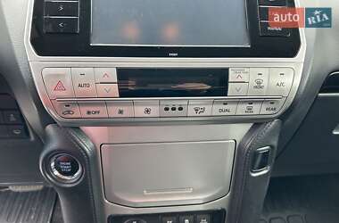 Внедорожник / Кроссовер Toyota Land Cruiser Prado 2018 в 
