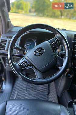Позашляховик / Кросовер Toyota Land Cruiser Prado 2021 в 