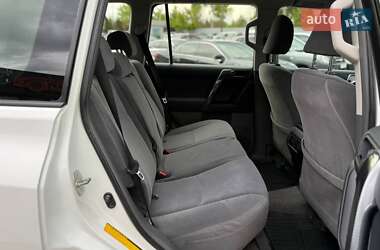 Внедорожник / Кроссовер Toyota Land Cruiser Prado 2012 в 