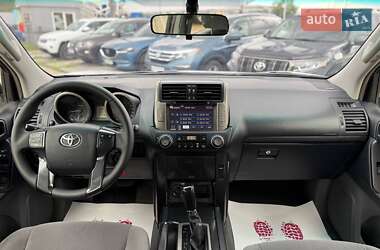 Внедорожник / Кроссовер Toyota Land Cruiser Prado 2012 в 