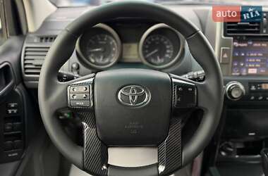 Внедорожник / Кроссовер Toyota Land Cruiser Prado 2012 в 