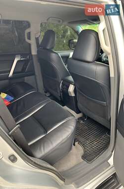 Позашляховик / Кросовер Toyota Land Cruiser Prado 2011 в 
