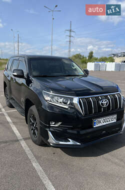 Позашляховик / Кросовер Toyota Land Cruiser Prado 2021 в 