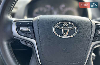 Позашляховик / Кросовер Toyota Land Cruiser Prado 2021 в 