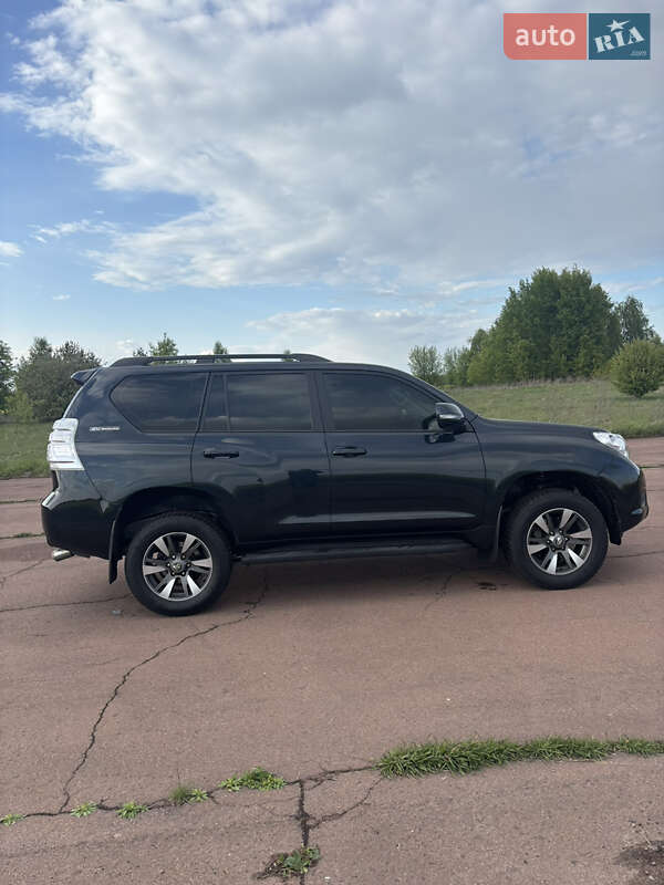 Внедорожник / Кроссовер Toyota Land Cruiser Prado 2012 в Новгород-Северском