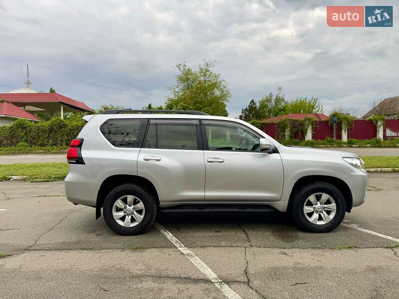 Позашляховик / Кросовер Toyota Land Cruiser Prado 2019 в Києві