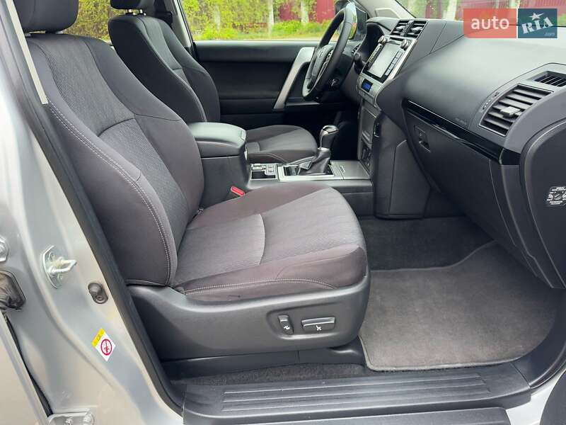 Позашляховик / Кросовер Toyota Land Cruiser Prado 2019 в Києві