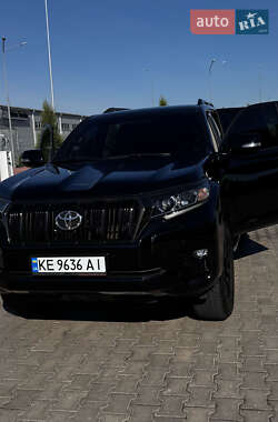 Позашляховик / Кросовер Toyota Land Cruiser Prado 2021 в 