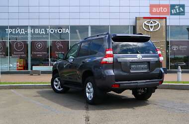Позашляховик / Кросовер Toyota Land Cruiser Prado 2016 в 