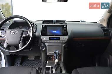 Позашляховик / Кросовер Toyota Land Cruiser Prado 2019 в 