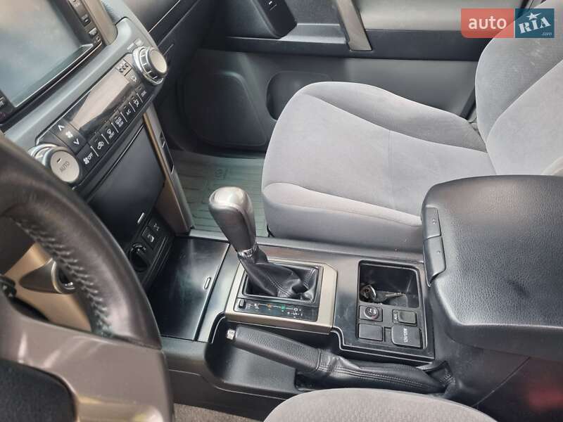 Позашляховик / Кросовер Toyota Land Cruiser Prado 2011 в Коломиї