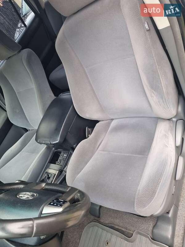 Позашляховик / Кросовер Toyota Land Cruiser Prado 2011 в Коломиї