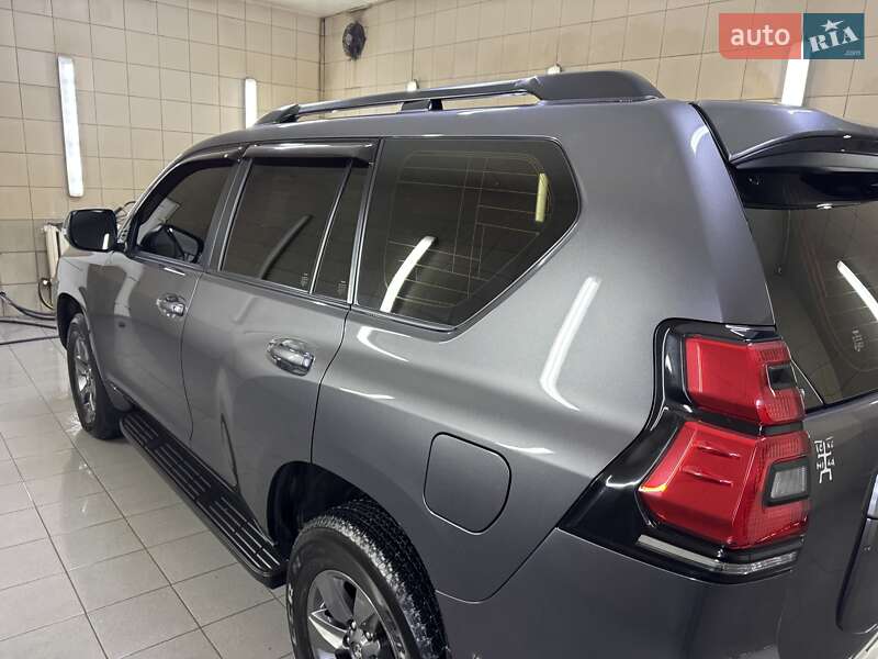 Позашляховик / Кросовер Toyota Land Cruiser Prado 2019 в Умані