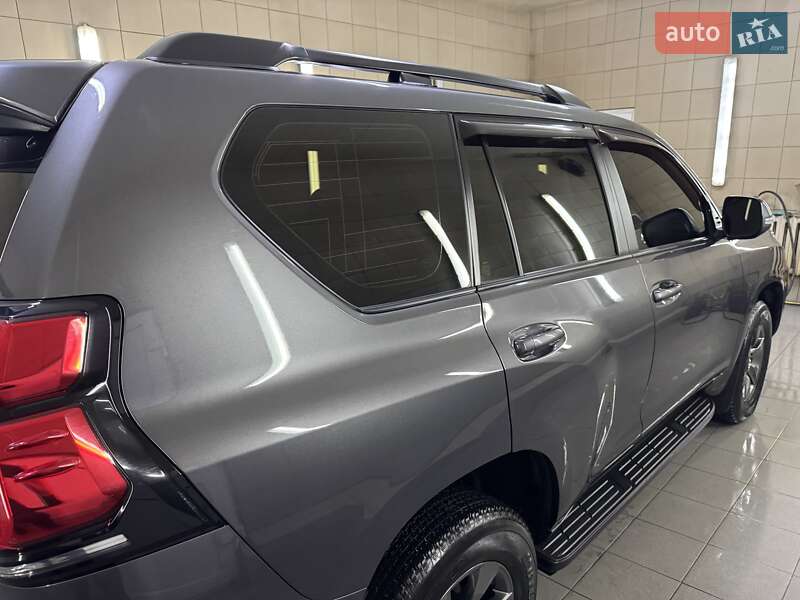 Позашляховик / Кросовер Toyota Land Cruiser Prado 2019 в Умані