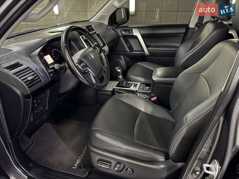Позашляховик / Кросовер Toyota Land Cruiser Prado 2019 в Умані