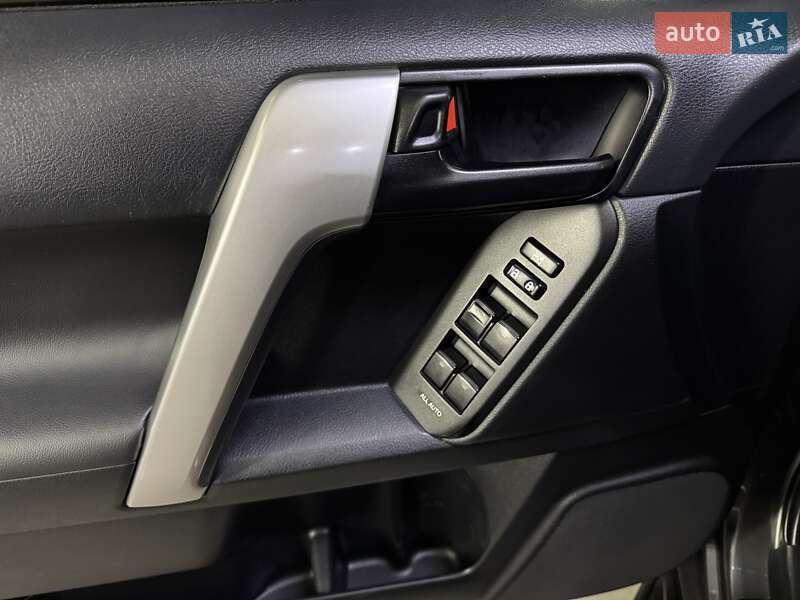 Позашляховик / Кросовер Toyota Land Cruiser Prado 2019 в Умані