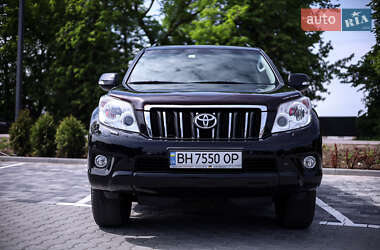 Позашляховик / Кросовер Toyota Land Cruiser Prado 2013 в 