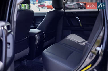 Позашляховик / Кросовер Toyota Land Cruiser Prado 2013 в 