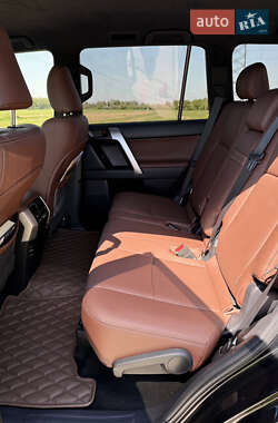 Внедорожник / Кроссовер Toyota Land Cruiser Prado 2023 в 