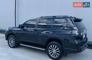 Позашляховик / Кросовер Toyota Land Cruiser Prado 2021 в 