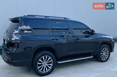 Позашляховик / Кросовер Toyota Land Cruiser Prado 2021 в 
